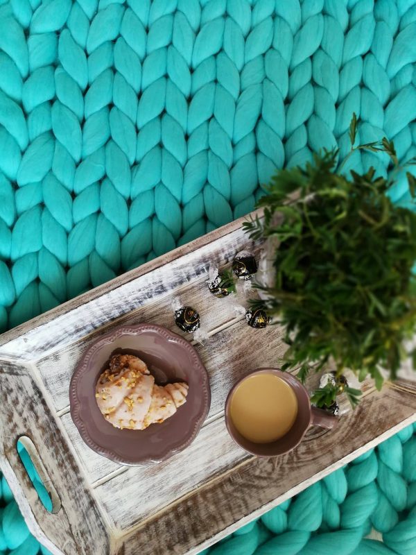 chunky small blanket room